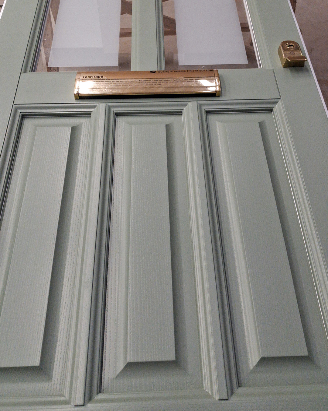 Вхідні двері в котедж з масиву дерева Richmond