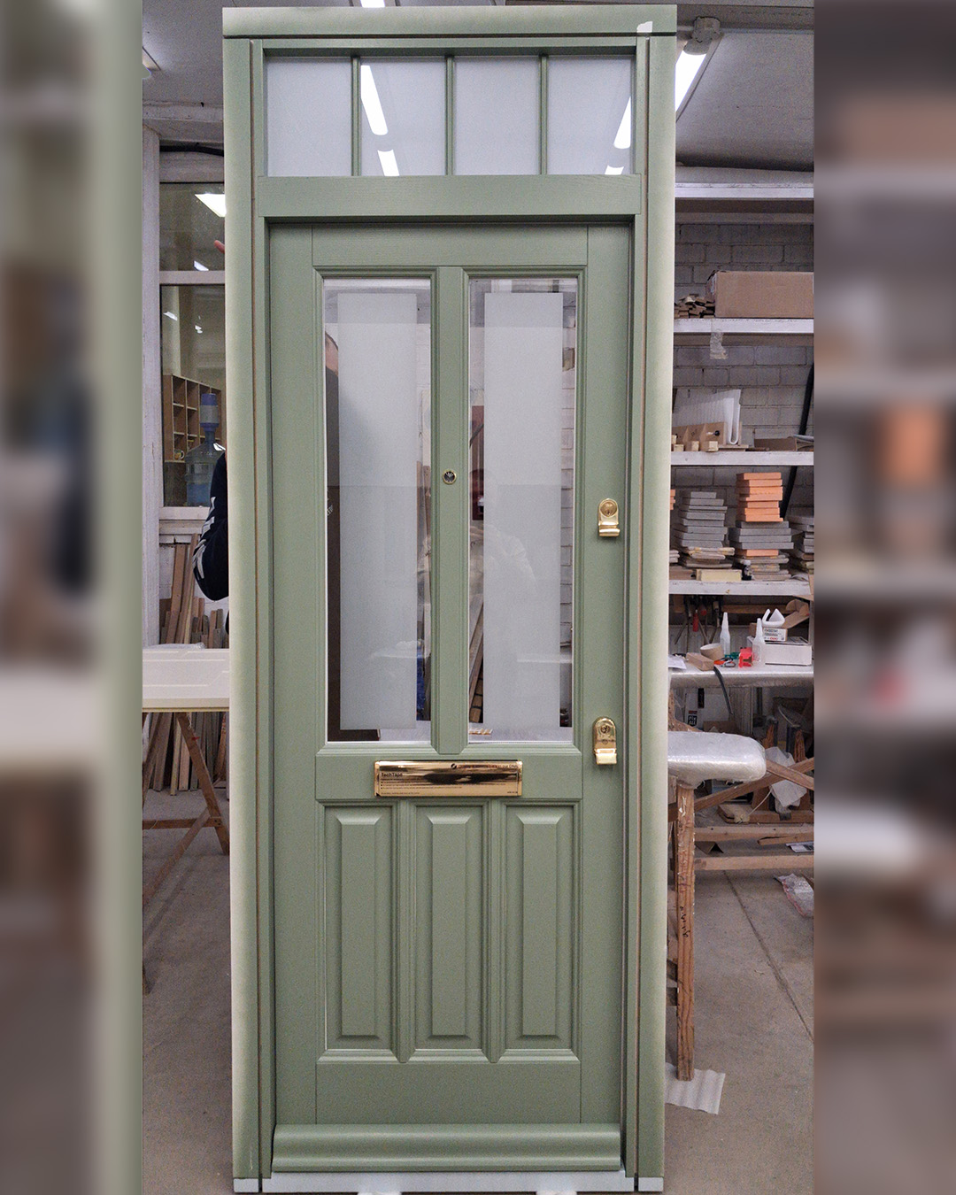 Вхідні двері в котедж з масиву дерева Richmond