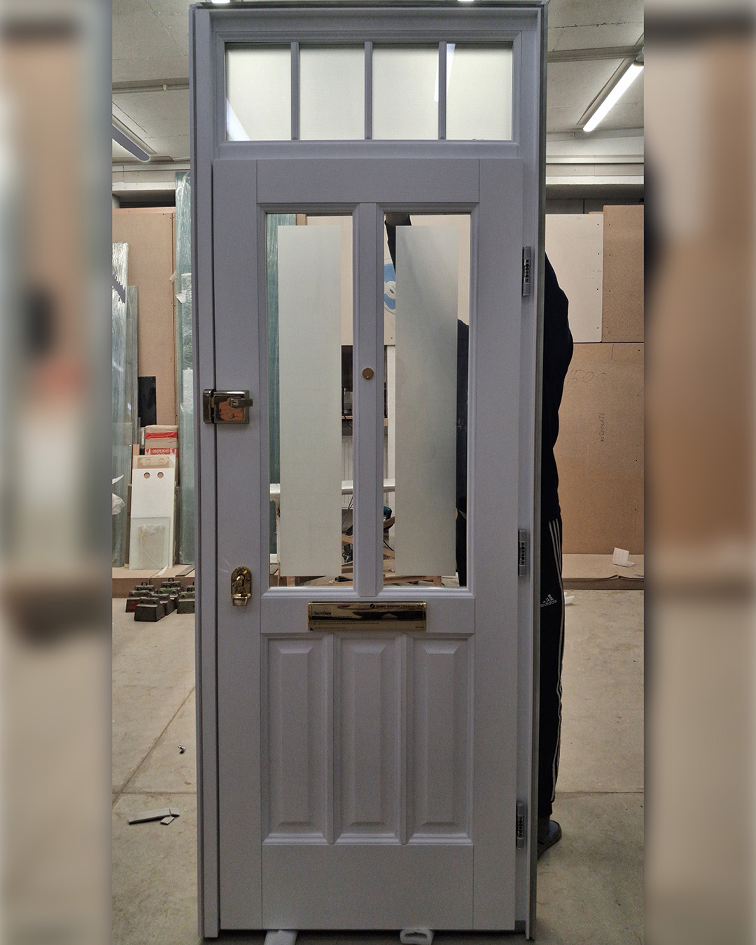 Вхідні двері в котедж з масиву дерева Richmond 2